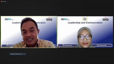Selain Penyerahan beasiswa juga dilakukan webinar dengan tema â€œLeadership and Communicationâ€.