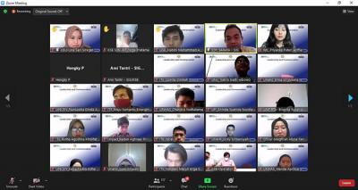 Selain Penyerahan beasiswa juga dilakukan webinar dengan tema â€œLeadership and Communicationâ€.