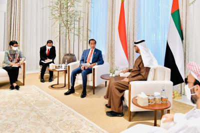 Presiden Joko Widodo tiba di Istana Al-Shatie, Abu Dhabi, Persatuan Emirat Arab (PEA) pada Rabu siang, 3 November 2021.