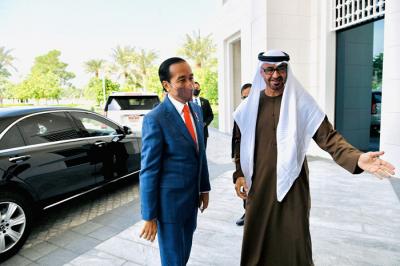 Presiden Joko Widodo tiba di Istana Al-Shatie, Abu Dhabi, Persatuan Emirat Arab (PEA) pada Rabu siang, 3 November 2021.