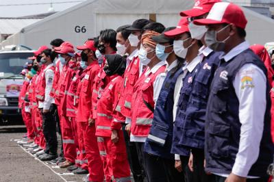 Ketua Umum PMI Jusuf Kalla saat memimpin apel kesiapsiagaan PMI menghadapi dampak bencana La Nina di Jakarta, Kamis (4/11/2021).