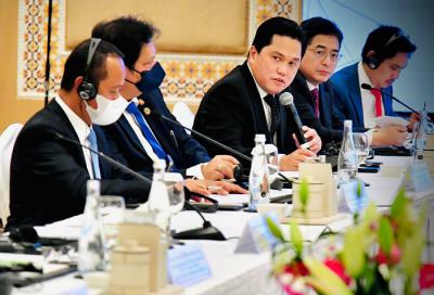 Komitmen baru pemerintah Uni Arab Emirate untuk menyalurkan investasi di Indonesia diyakini akan memajukan infrastruktur vital.