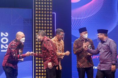 Penghargaan Kepala Daerah Inovatif (KDI) 2021 di INews Tower, Jakarta, Jumat (5/11/2021) malam.