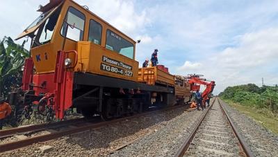 PT KAI (Persero) Daop 1 Jakarta melakukan berbagai upaya yang mengedepankan keselamatan untuk mewujudkan perjalanan kereta api (KA) yang lancar dan terkendali.