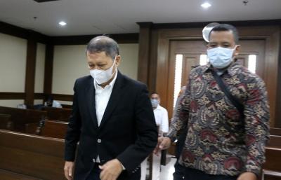 Terdakwa Mantan Direktur Utama PT Pelindo II RJ Lino mengikuti sidang lanjutan di Pengadilan Tipikor, Jakarta, Kamis (11/11/2021).