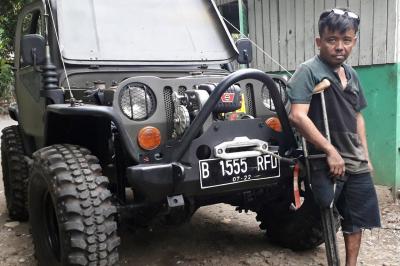 Pitono dengan kaki satunya selalu bersemangat dalam bekerja