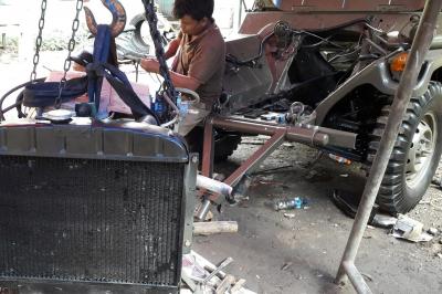 Kesabaran dan ketekunan jadi modal utama dia berkarya
