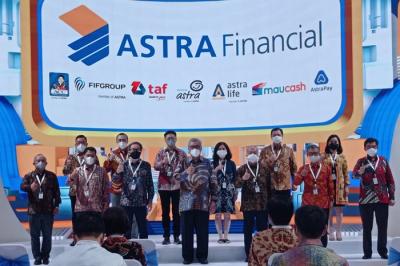 Booth Astra Financial dan Logistic pada event GIIAS yang berlangsung pada 11-21 November 2021 di ICE BSD City, Tangerang Selatan, Kamis (11/11/2021).
