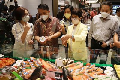Pembukaan Ranch Market di Lippo Mal Puri, Jakarta, Jumat (12/11/2021).