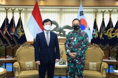 Pada pertemuan tersebut membahas seputar kerja sama industri pertahanan terkait pengembangan pesawat tempur KFX/IFX dengan Korea Selatan.