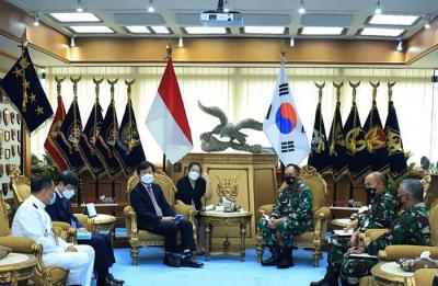 Pada pertemuan tersebut membahas seputar kerja sama industri pertahanan terkait pengembangan pesawat tempur KFX/IFX dengan Korea Selatan.
