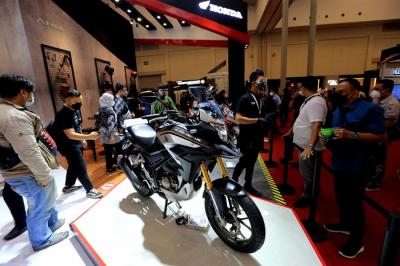 Motor sport adventure turing 150cc pertama di Indonesia New CB150X di Tangerang, Banten, Jumat (12/11/2021).