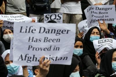 Puluhan pencari suaka asal Afghanistan kembali menggelar aksi unjuk rasa di luar Kantor United Nations High Commissioner for Refugees (UNHCR).