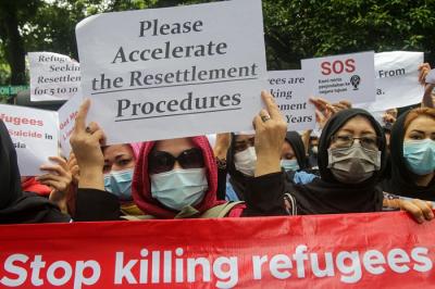 Puluhan pencari suaka asal Afghanistan kembali menggelar aksi unjuk rasa di luar Kantor United Nations High Commissioner for Refugees (UNHCR).
