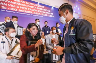 Pengambilan no urut oleh 18 bakal calon ketua umum Badan Pengurus Cabang (BPC) HIPMI se DKI Jakarta Raya 2021-2024 di Jakarta, Selasa (16/11/2021).