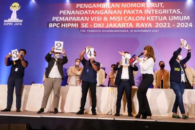 Pengambilan no urut oleh 18 bakal calon ketua umum Badan Pengurus Cabang (BPC) HIPMI se DKI Jakarta Raya 2021-2024 di Jakarta, Selasa (16/11/2021).