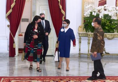 Presiden Joko Widodo menerima kunjungan kehormatan Menteri Luar Negeri Selandia Baru Nanaia Mahuta di Istana Merdeka, Jakarta, pada Senin, 15 November 2021.