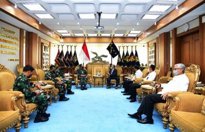 Kepala Staf Angkatan Udara Marsekal TNI Fadjar Prasetyo menerima kunjungan Ketua Air Power Center Indonesia, Marsda TNI (Purn) D Koesnadi Kardi.