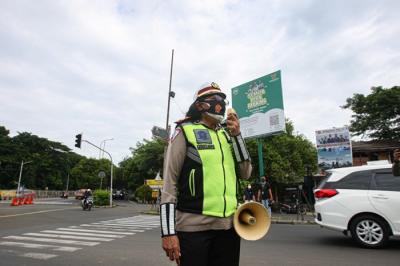 Selain sosialisasi mengenai operasi zebra, aparat polisi juga terus mengingatkan untuk semua masyarakat agar tetap mematuhi protokol kesehatan.