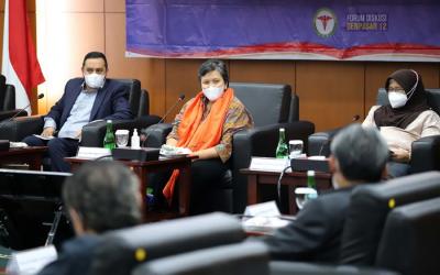 Diskusi Forum Denpasar 12 dengan Ikatan Dokter Indonesia (IDI) terkait pembahasan RUU Pendidikan Kedokteran.