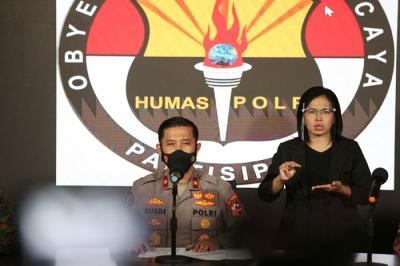 Keterangan pers terkait kasus penangkapan terduga teroris jaringan Jamaah Islamiyah (JI) di Gedung Divisi Humas Polri, Jakarta, Rabu, (17/11/2021).