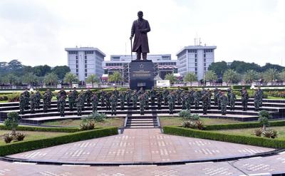 Panglima TNI Marsekal TNI Hadi Tjahjanto menerima Laporan Korps Kenaikan Pangkat 40 Perwira Tinggi (Pati) TNI.