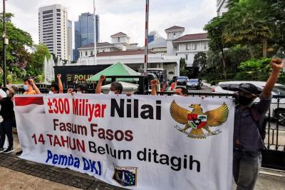 Sejumlah Warga Ruko Seribu Cengkareng menggelar aksi meminta dan mendesak Pemprov DKI Jakarta Segera Mengambil alih lahan fasum/fasos.