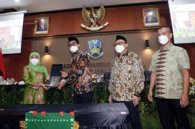 Kerja sama dalam menghadirkan transformasi digital guna menyediakan kemudahan bertranskasi masyarakat atas akses layanan keuangan digital berbasis Syariah.