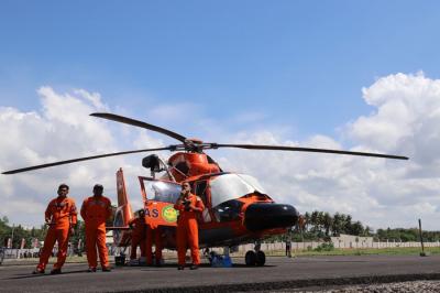 Petugas keamanan berada di sekitar Sirkuit Mandalika, Lombok Tengah, NTB, Kamis (18/11/2021).