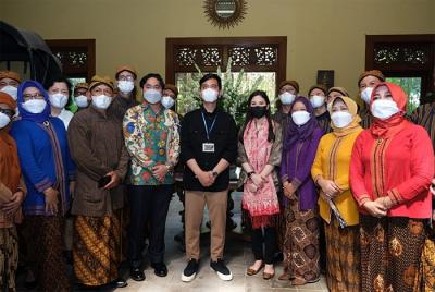 Deklarasi Indonesia Wellness Institute dan Peluncuran Inisiatif Pariwisata Wellness Indonesia, di Dalem Doyoatmajan, Solo, Jawa Tengah, Jumat (19/11/2021).