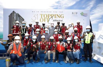 Proyek 31 Sudirman Suite dibangun di atas luas tanah 3.805 m2 dan terdiri dari 3 lantai basement, 20 lantai hotel, dan 26 lantai apartement.