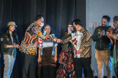 Pembukaan acara JIWA! Fashion Show Kadet 1947 di Skadron 2, Halim Perdana Kusuma, Jakarta, Jumat (19/11/2021).