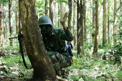 Sekitar 120 prajurit Yonif Raider 400/BR mengikuti latihan Uji Siap Tempur (UST) tingkat peleton di daerah latihan Ngaliyan kompleks, Semarang, Jawa Tengah.