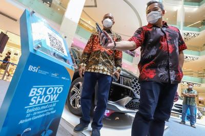 Opening acara BSI Otoshow 2021 di Gandaria City Jakarta, Senin (22/11/2021).