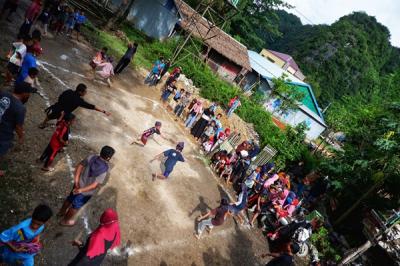Maudu Ada' dan Kemah Budaya, di Dermaga Dua Rammang Rammang Desa Salenrang, Sabtu (20/11/2021).