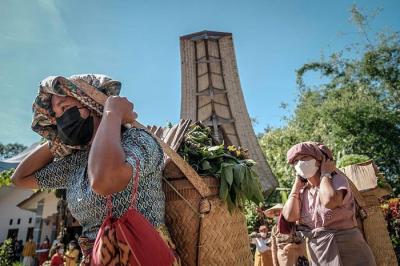 Menparekraf Sandiaga Salahuddin Uno melakukan visitasi ke Desa Wisata Lembang Nonongan di Toraja Utara Sulawesi Selatan.