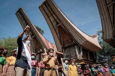 Menparekraf Sandiaga Salahuddin Uno melakukan visitasi ke Desa Wisata Lembang Nonongan di Toraja Utara Sulawesi Selatan.