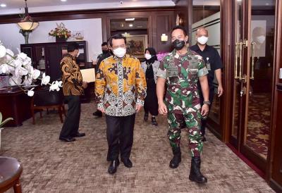 Panglima TNI Jenderal TNI Andika Perkasa melakukan kunjungan kerja ke Mahkamah Agung RI.