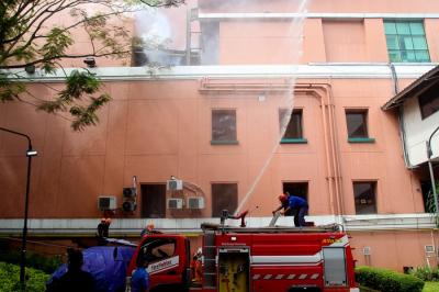 Simulasi tanggap bencana yang dilakukan Siloam Hospitals Lippo Village, Tangerang, Kamis (25/11/2021).