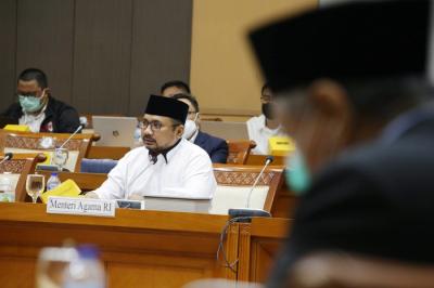 Menteri Agama Yaqut Cholil Qoumas menyampaikan hasil perkembangan kebijakan penyelenggaraan haji dan umroh 1443H/2022.