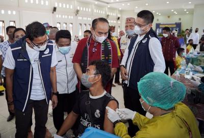 Menparekraf Sandiaga Salahuddin Uno mengapresiasi langkah Pemerintah Daerah Kabupaten Manggarai Barat dalam melakukan percepatan vaksinasi Covid-19.