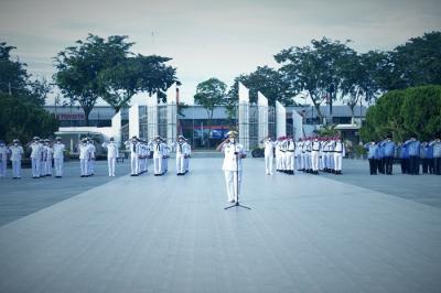 Keluarga besar Lantamal I melaksanakan ziarah rombongan di Taman Makam Pahlawan Bukit Barisan Kota Medan.