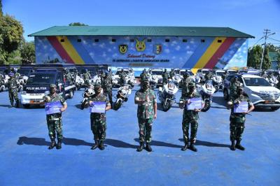 Kepala Staf Angkatan Udara (Kasau), Marsekal TNI Fadjar Prasetyo menyerahkan 130 unit Kendaraan Khusus (Ransus) kepada Polisi Militer TNI AU (Pomau).