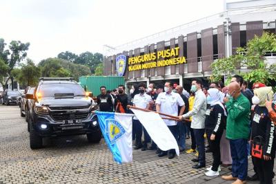 Ketua MPR RI Bambang Soesatyo mendonasikan 6 bulan gajinya sebagai Ketua MPR RI mulai Desember 2021 hingga 6 bulan ke depan.