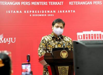 Menteri Koordinator Bidang Perekonomian Airlangga Hartarto memberikan keterangan pers di Kantor Presiden, Jakarta.