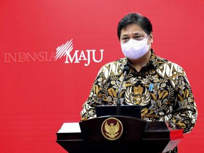 Menteri Koordinator Bidang Perekonomian Airlangga Hartarto memberikan keterangan pers di Kantor Presiden, Jakarta.