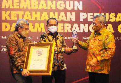 Penghargaan Indonesia Most Trusted Company pada ajang Indonesia Good Corporate Governance Award 2021 di Jakarta, Rabu (8/12/2021).