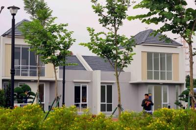 Suasana foto udara perumahan cluster Aster dan Canna di Perumahan Paramount Petals di Tangerang, Banten, Selasa (7/12/2021).