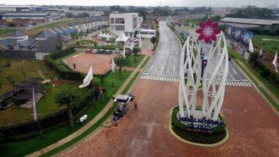 Suasana foto udara perumahan cluster Aster dan Canna di Perumahan Paramount Petals di Tangerang, Banten, Selasa (7/12/2021).