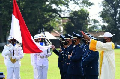 Kepala Staf Angkatan Udara (Kasau) Marsekal TNI Fadjar Prasetyo melantik 207 perwira baru lulusan Sekolah Pembentukan Perwira (Setukpa) A-25.